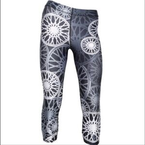 SoulCycle x Terez Wheel Crop Leggings Size Small